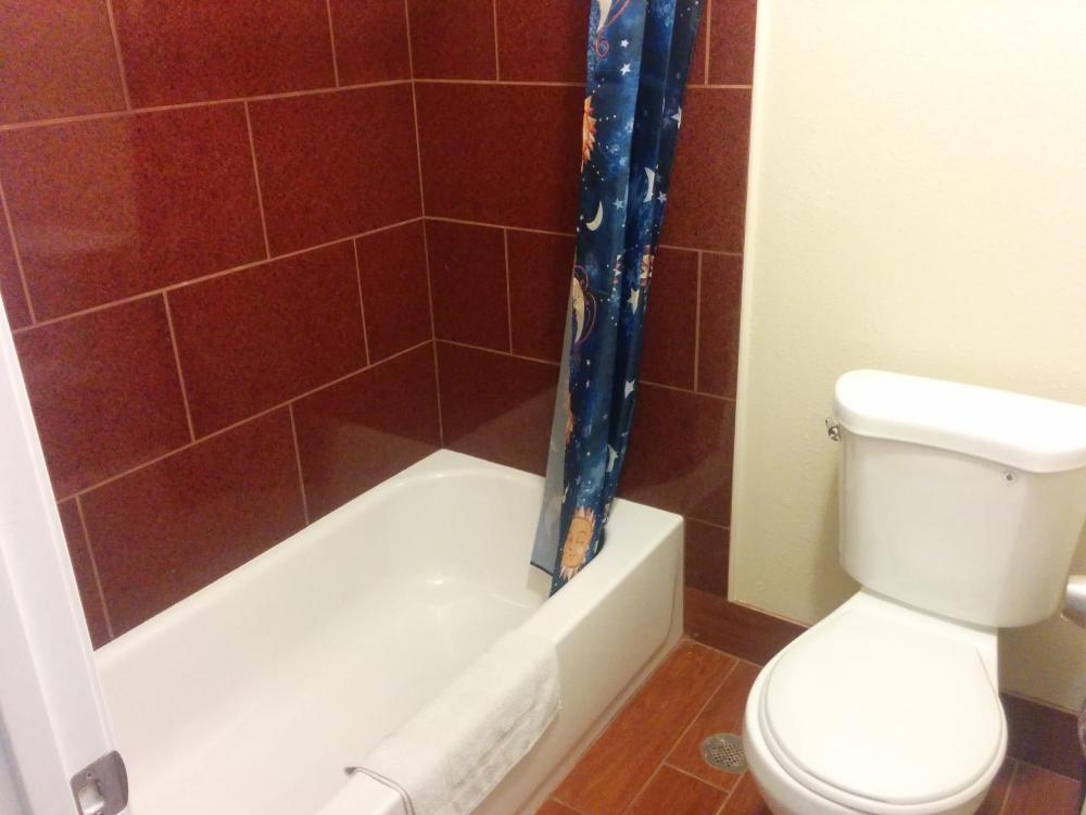Deluxe Double or Twin Room interior